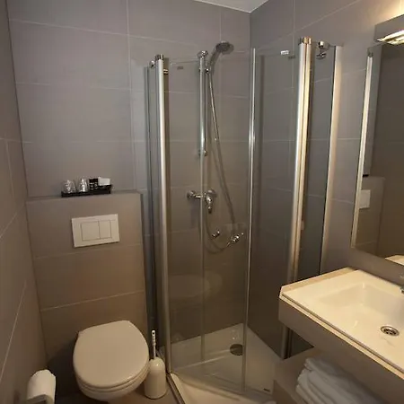 Edenpark 3*